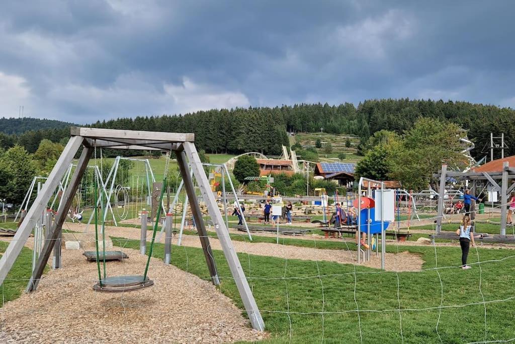 2-zimmer Wohnung, Pools, Sauna Und Balkon