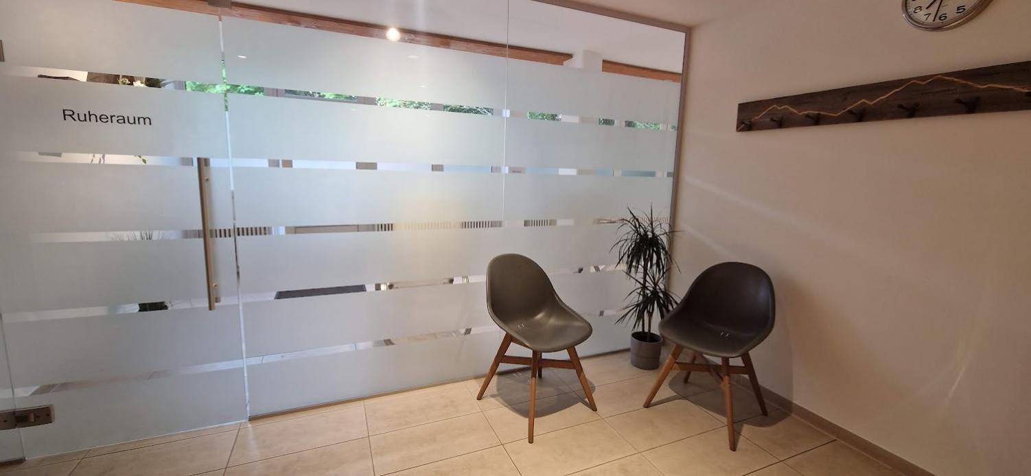 2-zimmer Wohnung, Pools, Sauna Und Balkon *