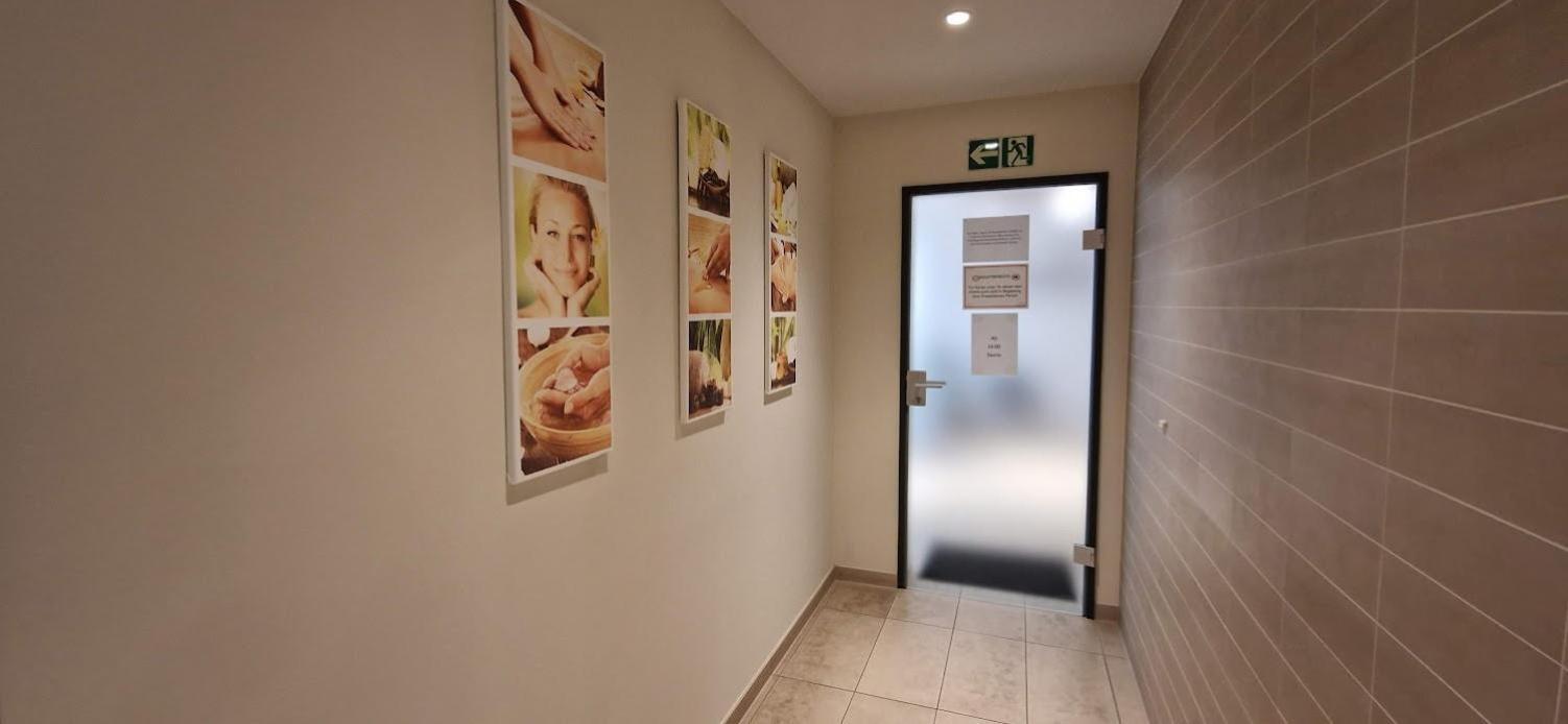 2-zimmer Wohnung, Pools, Sauna Und Balkon